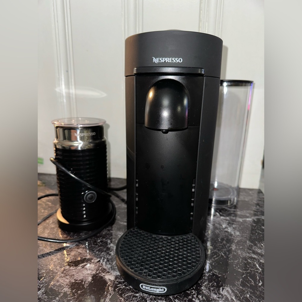Nespresso Vertuoplus Deluxe Matte Black and Milk Frother